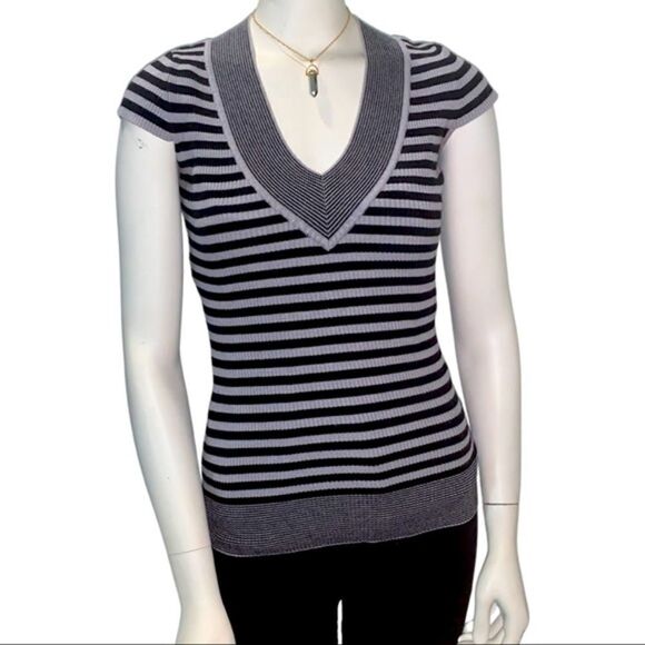 Rue21 Tops - Black & Grey | Sweater T | Size Small